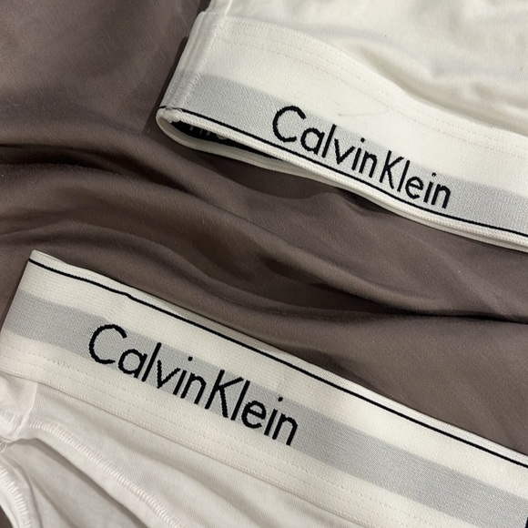 NWT Calvin Klein bra and underwear Set - Picture 4 of 4
